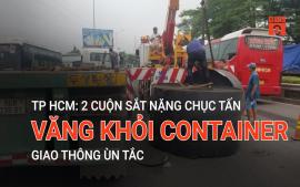 tp-hcm-2-cuon-sat-nang-chuc-tan-vang-khoi-container-giao-thong-un-tac
