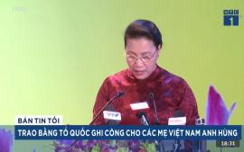 trao-bang-to-quoc-ghi-cong-cho-cac-me-viet-nam-anh-hung